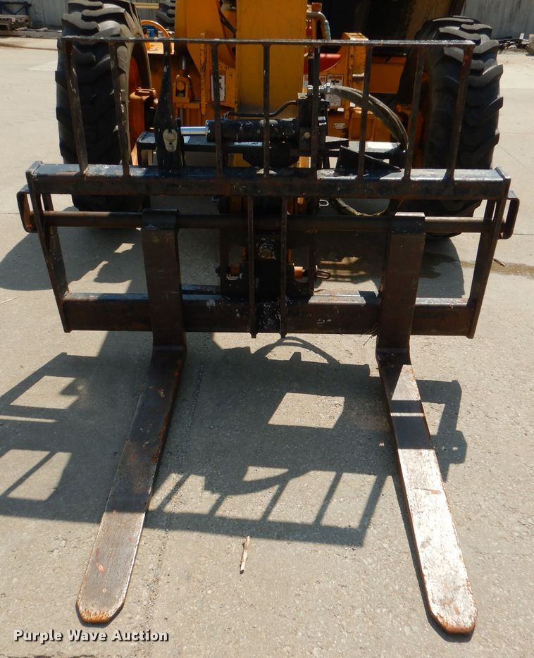 image for item DL3360 2005 JCB 506C  telehandler