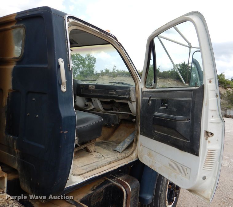 image for item DL3361 1985 GMC C7000  crane truck