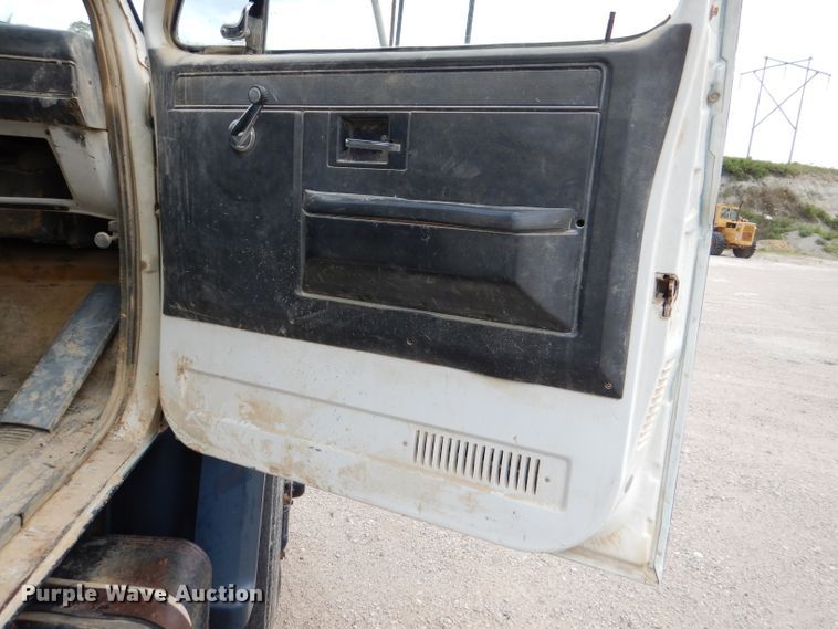 image for item DL3361 1985 GMC C7000  crane truck