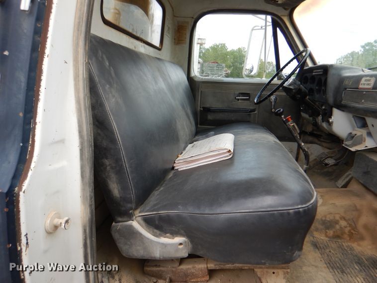 image for item DL3361 1985 GMC C7000  crane truck