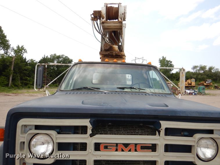 image for item DL3361 1985 GMC C7000  crane truck