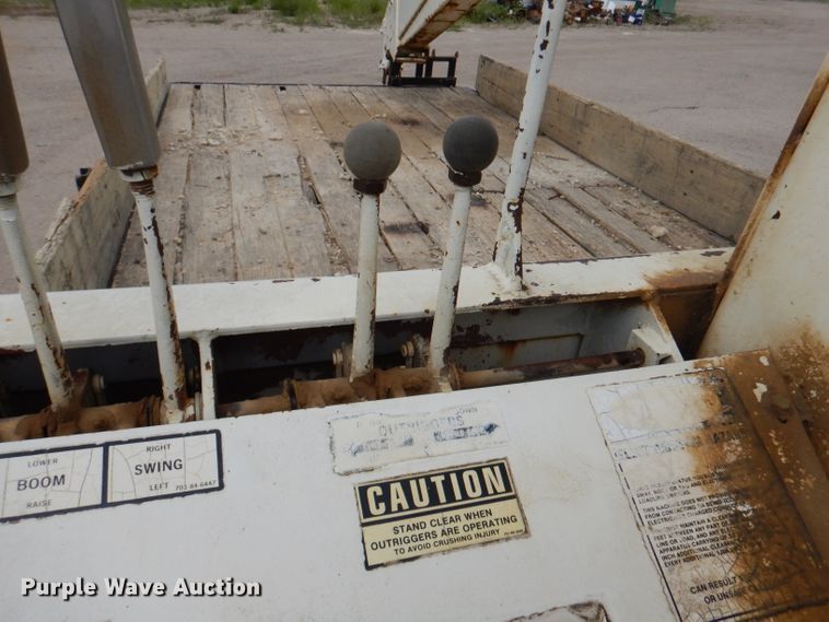 image for item DL3361 1985 GMC C7000  crane truck