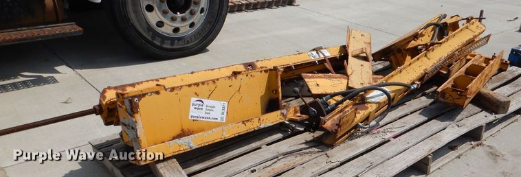 image for item DL3371 Gomaco Series 5000  side bar inserter