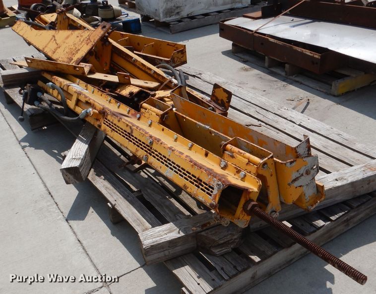 image for item DL3371 Gomaco Series 5000  side bar inserter