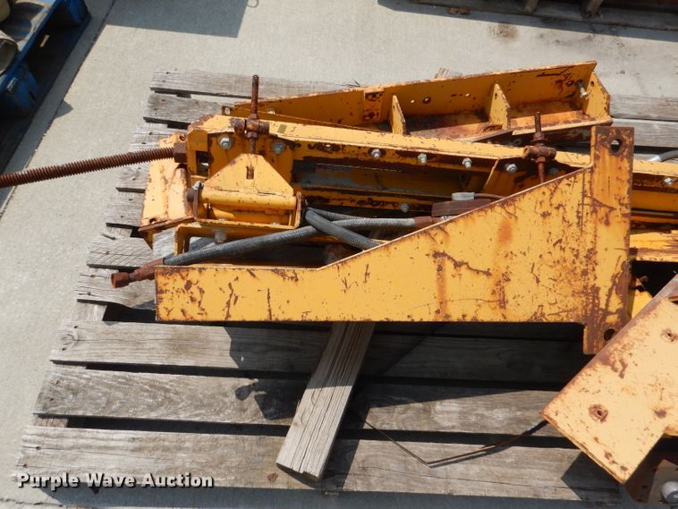 image for item DL3371 Gomaco Series 5000  side bar inserter