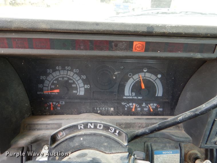 image for item DL3386 1999 GMC C6500  truck cab and chassis