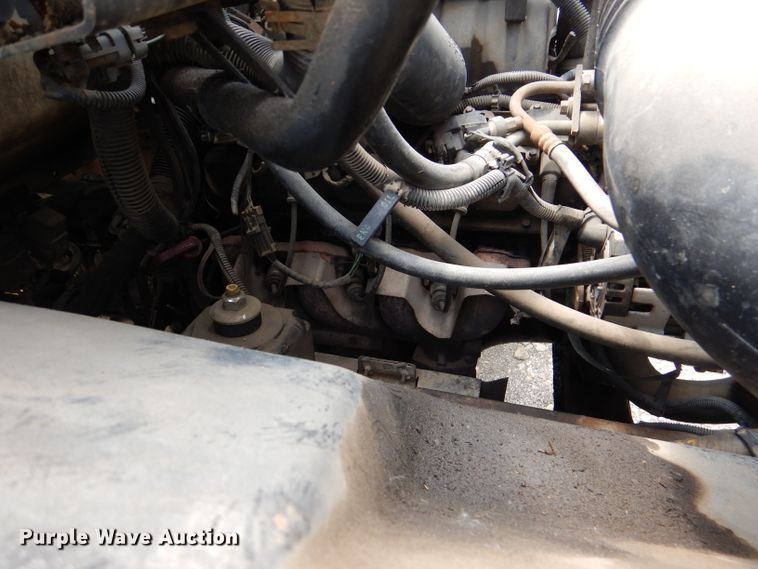 image for item DL3386 1999 GMC C6500  truck cab and chassis