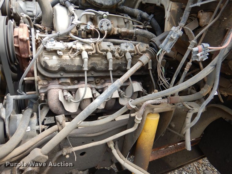 image for item DL3386 1999 GMC C6500  truck cab and chassis