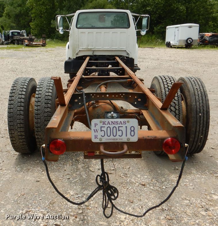 image for item DL3387 1998 Ford F700  truck cab and chassis