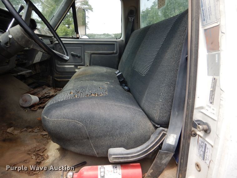 image for item DL3387 1998 Ford F700  truck cab and chassis