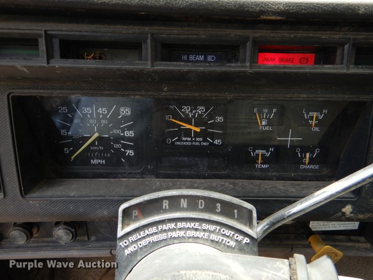 image for item DL3387 1998 Ford F700  truck cab and chassis