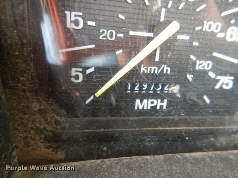 image for item DL3387 1998 Ford F700  truck cab and chassis