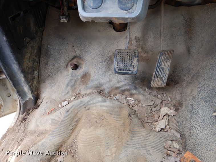 image for item DL3387 1998 Ford F700  truck cab and chassis