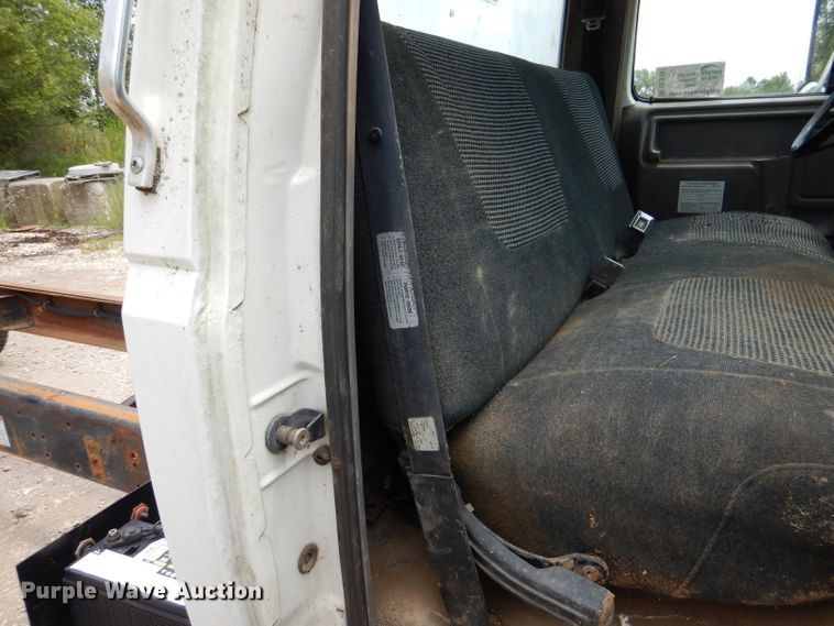 image for item DL3387 1998 Ford F700  truck cab and chassis