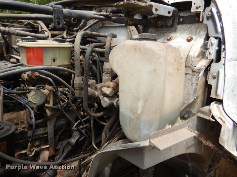 image for item DL3387 1998 Ford F700  truck cab and chassis