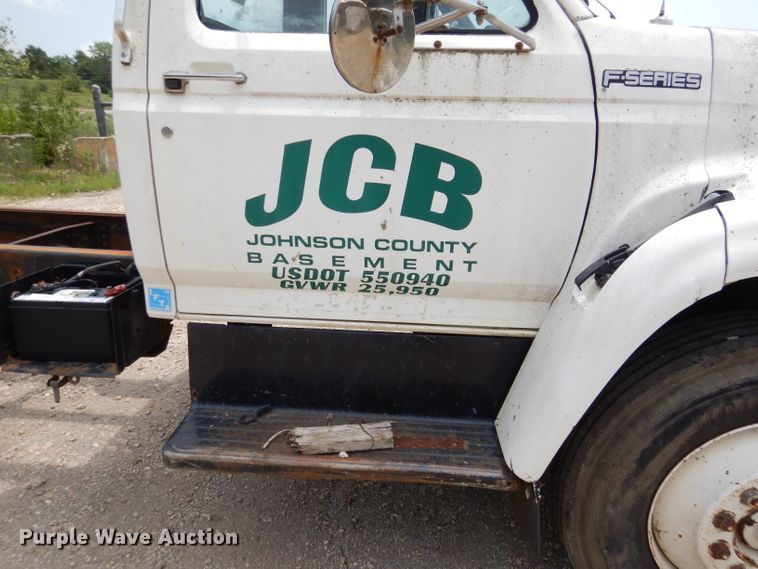 image for item DL3387 1998 Ford F700  truck cab and chassis