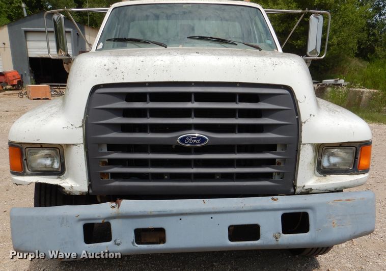 image for item DL3387 1998 Ford F700  truck cab and chassis