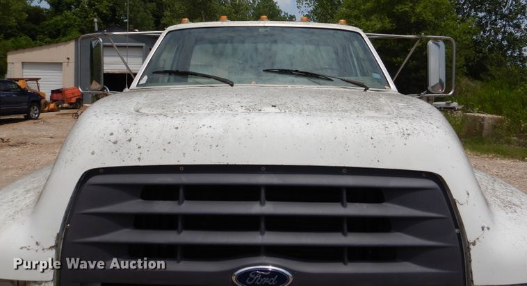 image for item DL3387 1998 Ford F700  truck cab and chassis