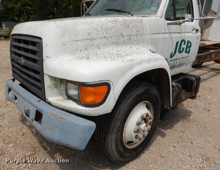 image for item DL3387 1998 Ford F700  truck cab and chassis