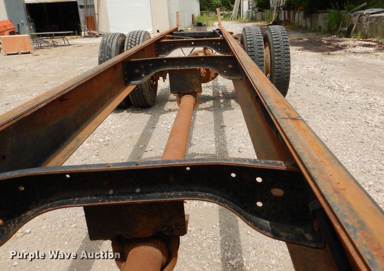 image for item DL3387 1998 Ford F700  truck cab and chassis