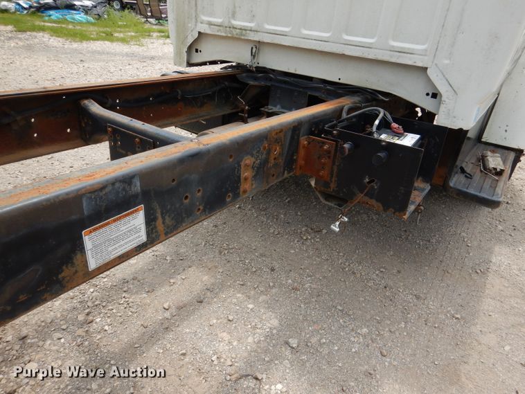 image for item DL3387 1998 Ford F700  truck cab and chassis