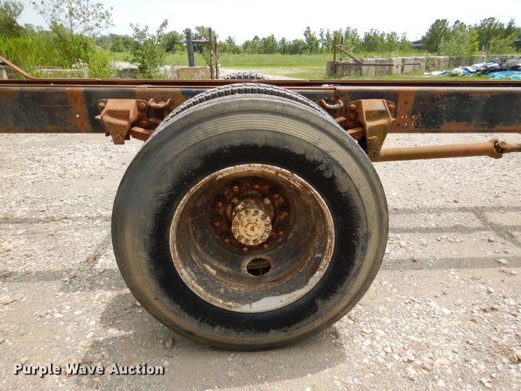 image for item DL3387 1998 Ford F700  truck cab and chassis