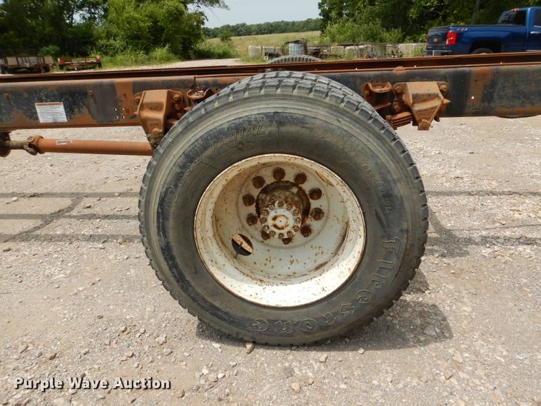 image for item DL3387 1998 Ford F700  truck cab and chassis