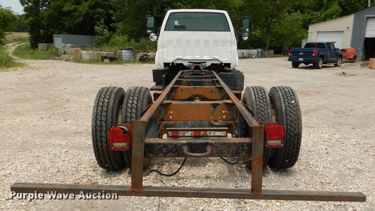 image for item DL3388 2002 GMC C6500  truck cab and chassis