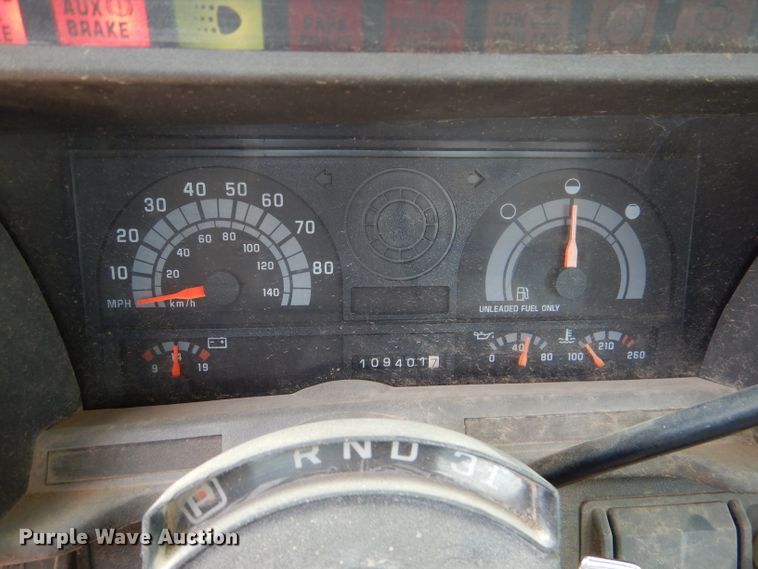 image for item DL3388 2002 GMC C6500  truck cab and chassis