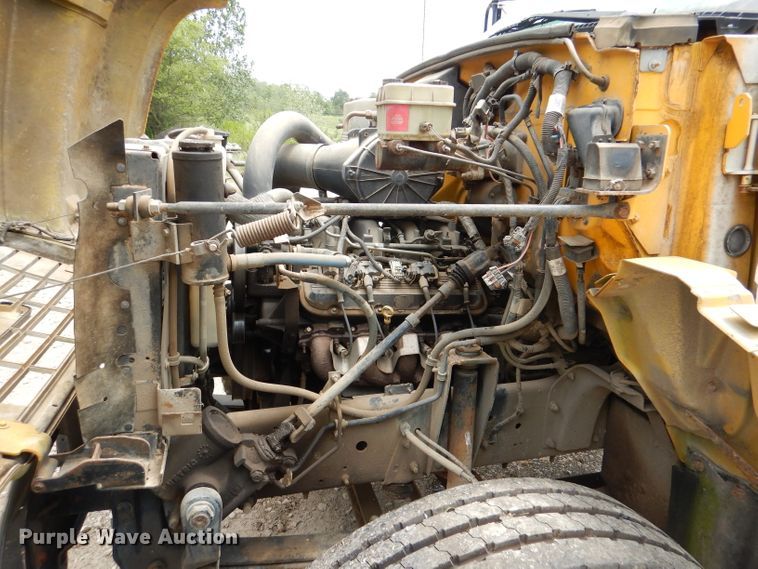 image for item DL3388 2002 GMC C6500  truck cab and chassis