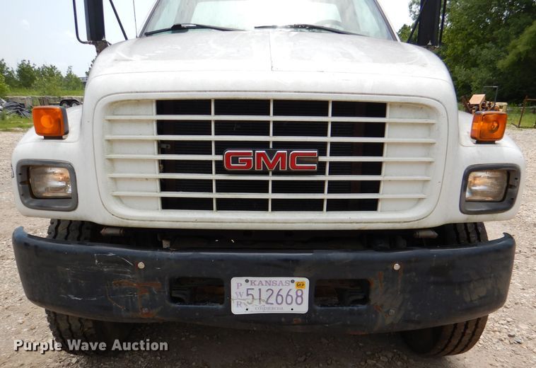 image for item DL3388 2002 GMC C6500  truck cab and chassis