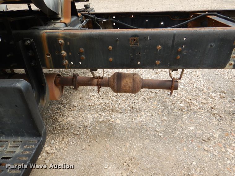 image for item DL3388 2002 GMC C6500  truck cab and chassis