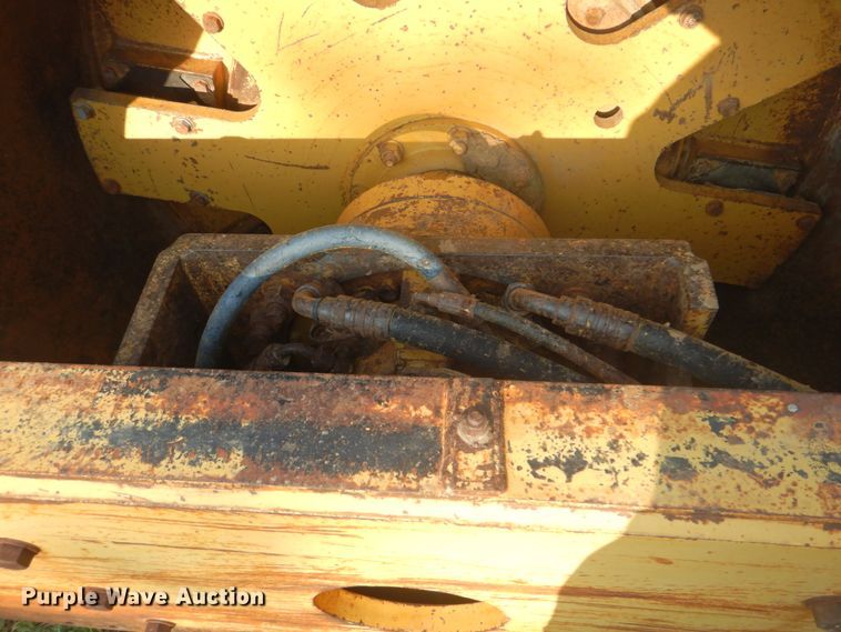 image for item DM3858 1995 Caterpillar CP-563  single drum vibratory roller