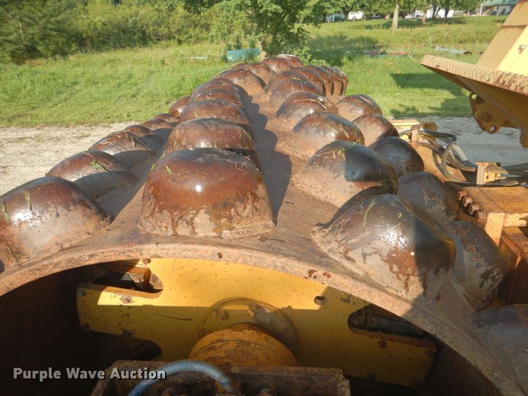 image for item DM3858 1995 Caterpillar CP-563  single drum vibratory roller