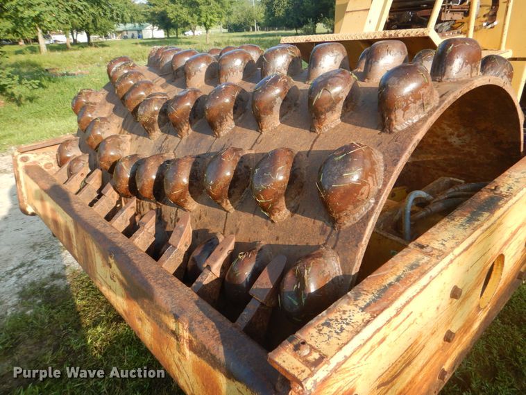 image for item DM3858 1995 Caterpillar CP-563  single drum vibratory roller