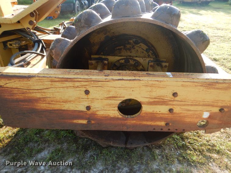 image for item DM3858 1995 Caterpillar CP-563  single drum vibratory roller