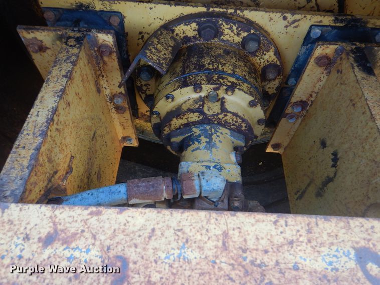 image for item DM3858 1995 Caterpillar CP-563  single drum vibratory roller