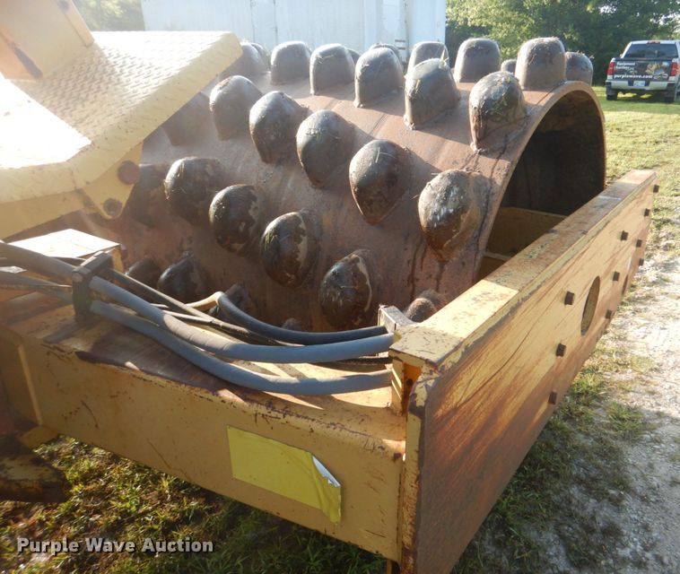 image for item DM3858 1995 Caterpillar CP-563  single drum vibratory roller