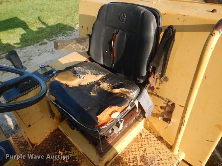 image for item DM3858 1995 Caterpillar CP-563  single drum vibratory roller