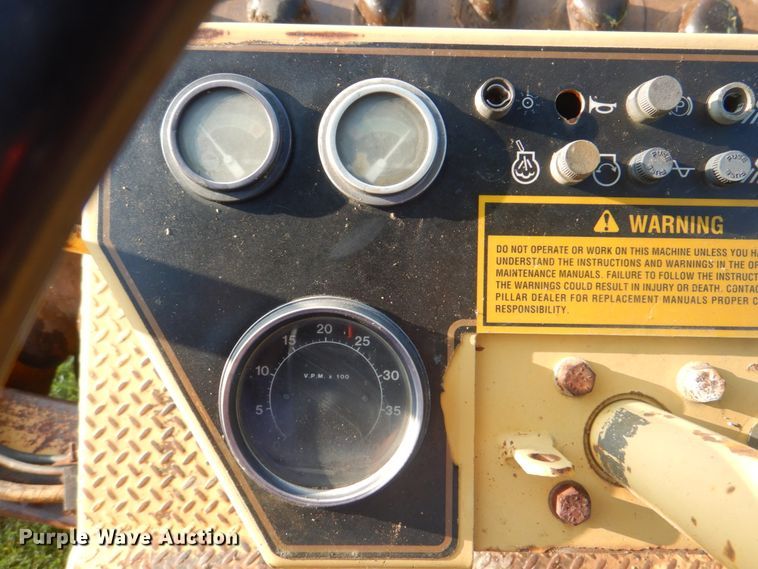 image for item DM3858 1995 Caterpillar CP-563  single drum vibratory roller