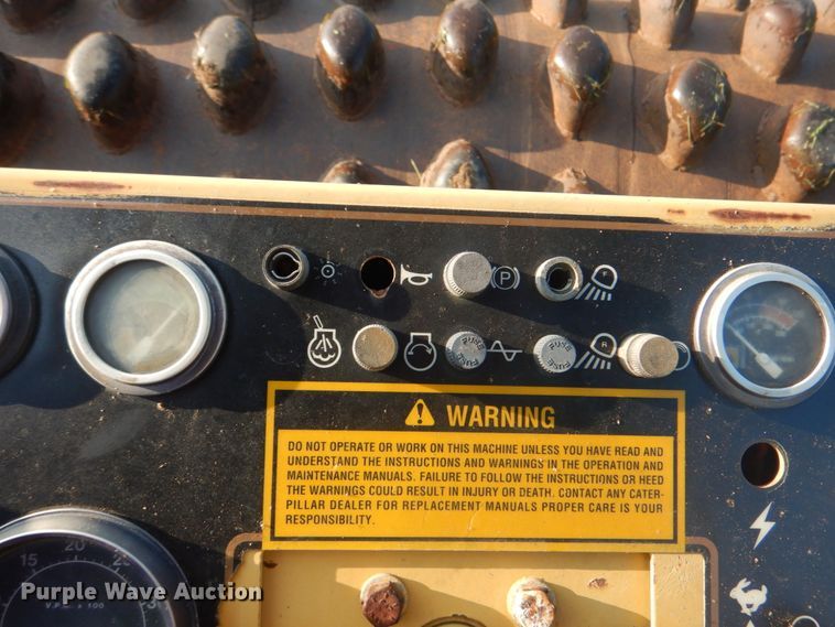 image for item DM3858 1995 Caterpillar CP-563  single drum vibratory roller