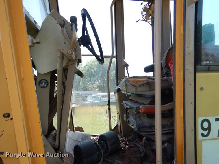 image for item DM3866 1996 John Deere 770BH  motor grader