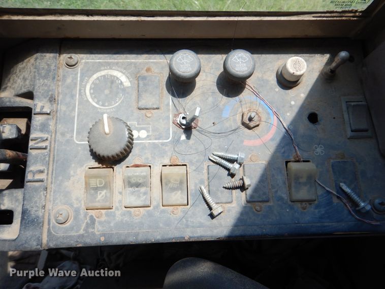 image for item DM3866 1996 John Deere 770BH  motor grader