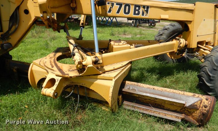 image for item DM3866 1996 John Deere 770BH  motor grader