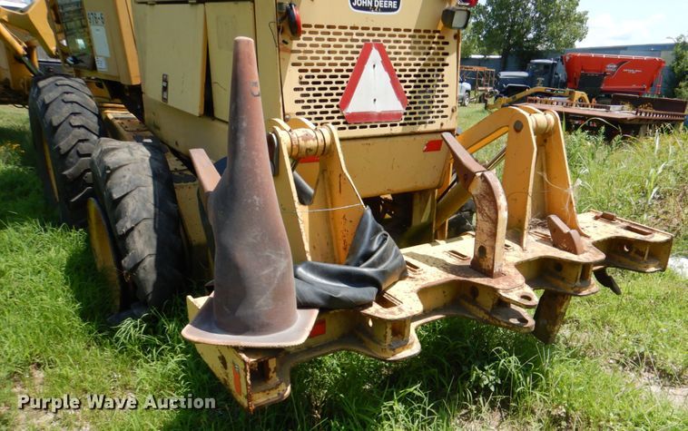 image for item DM3866 1996 John Deere 770BH  motor grader