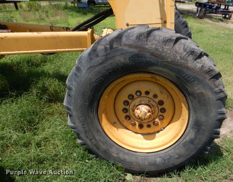 image for item DM3866 1996 John Deere 770BH  motor grader