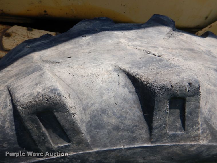 image for item DM3866 1996 John Deere 770BH  motor grader