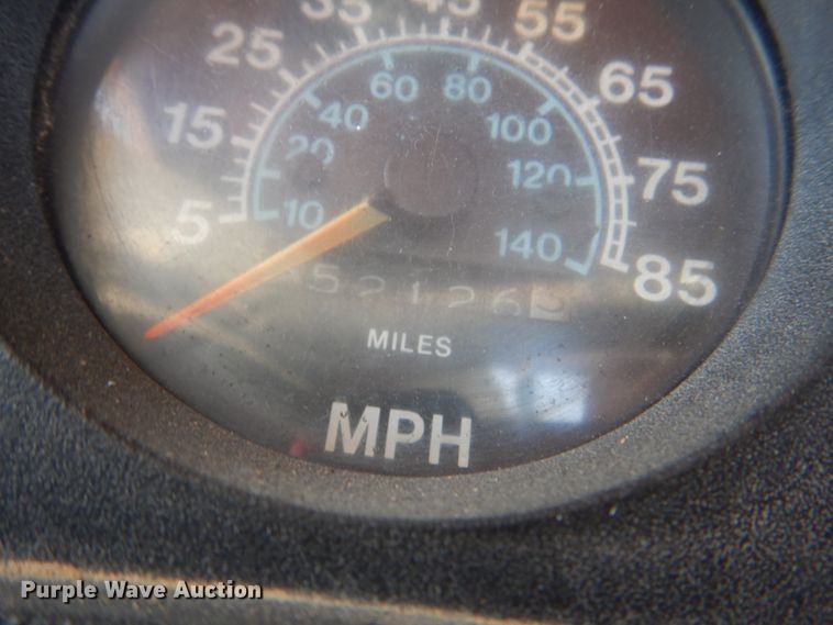 image for item DM3868 1983 International 1654  dump flatbed truck