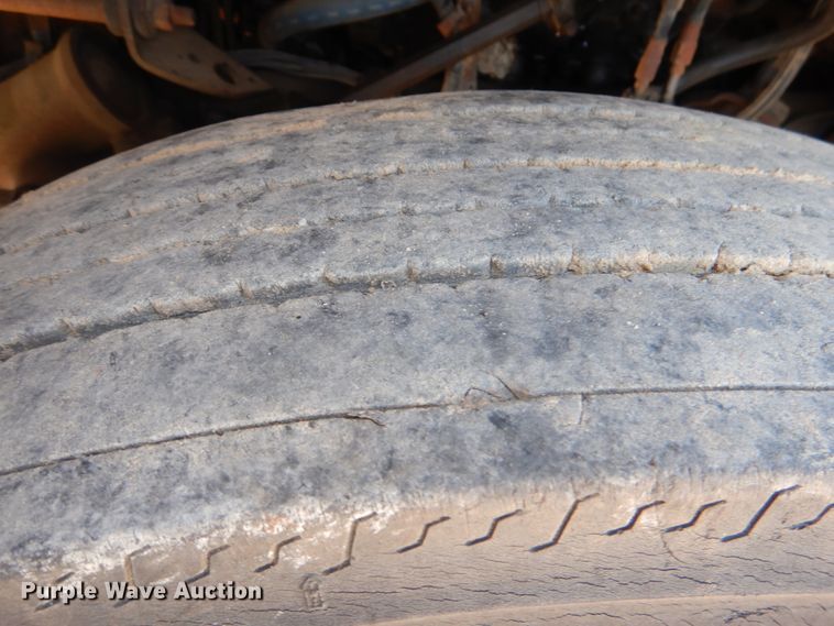 image for item DM3868 1983 International 1654  dump flatbed truck