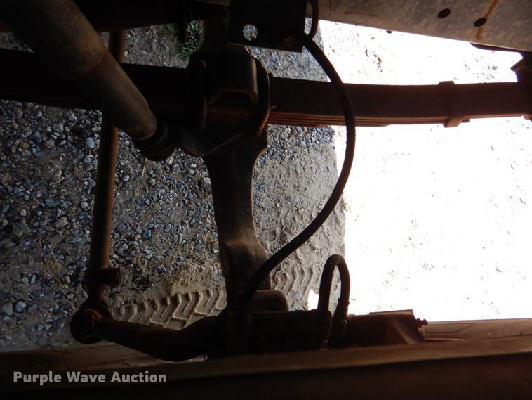 image for item DM3868 1983 International 1654  dump flatbed truck